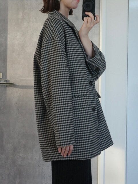 GUコージーメルトンチェックハーフコートの横からの丈感