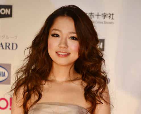 <速報>西野カナ、「MTV VIDEO MUSIC AID JAPAN」レッドカーペットに登場