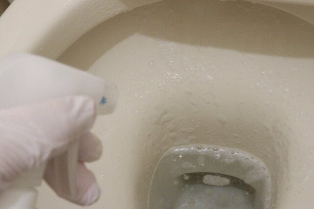 トイレ用洗浄剤　使用例