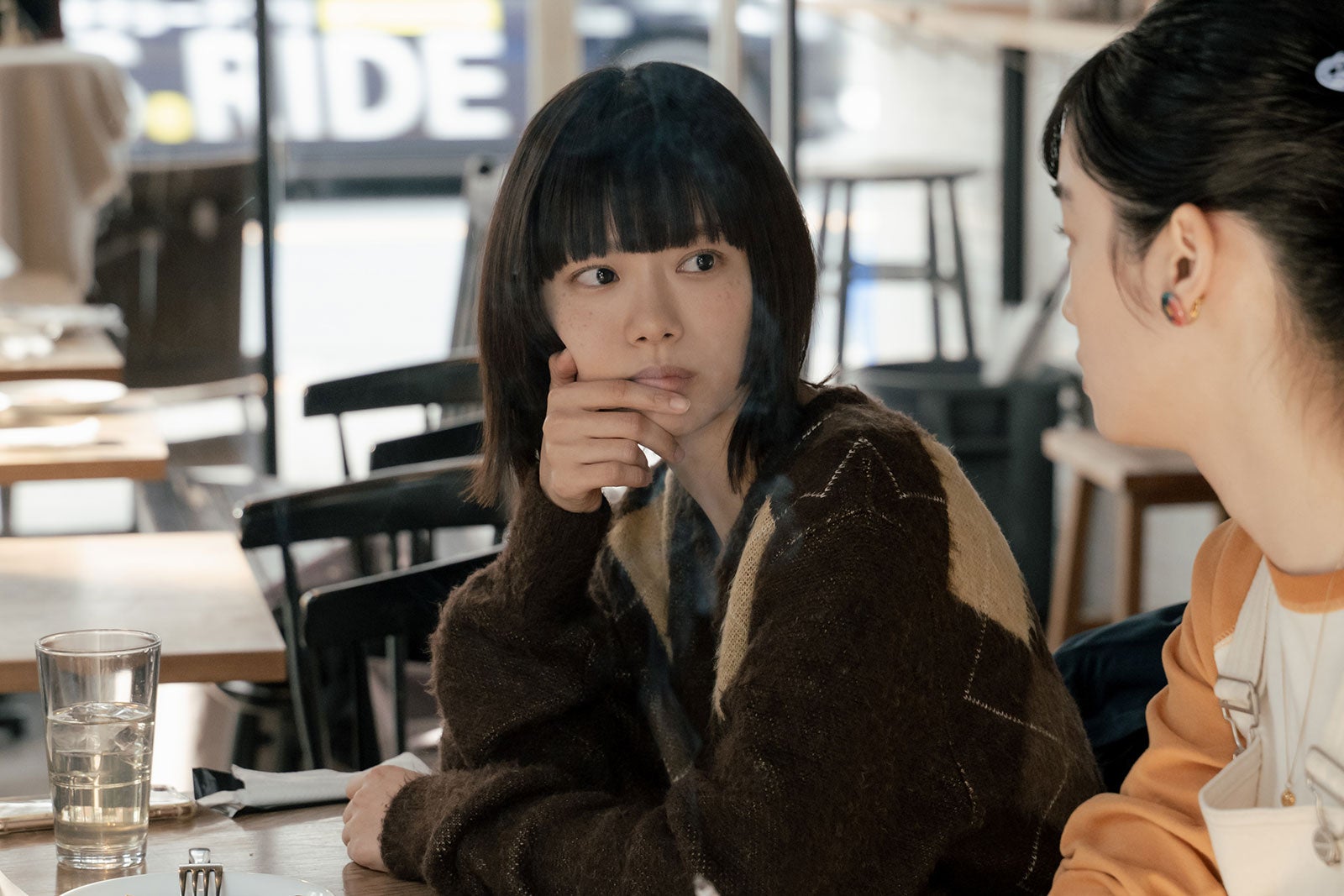 杉咲花、野内まる「冬のなんかさ、春のなんかね」第4話（C）日本テレビ