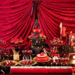ヒルトン福岡シーホーク ロマンティック ルージュ 可憐な赤黒スイーツで パリのショー 表現 モデルプレス