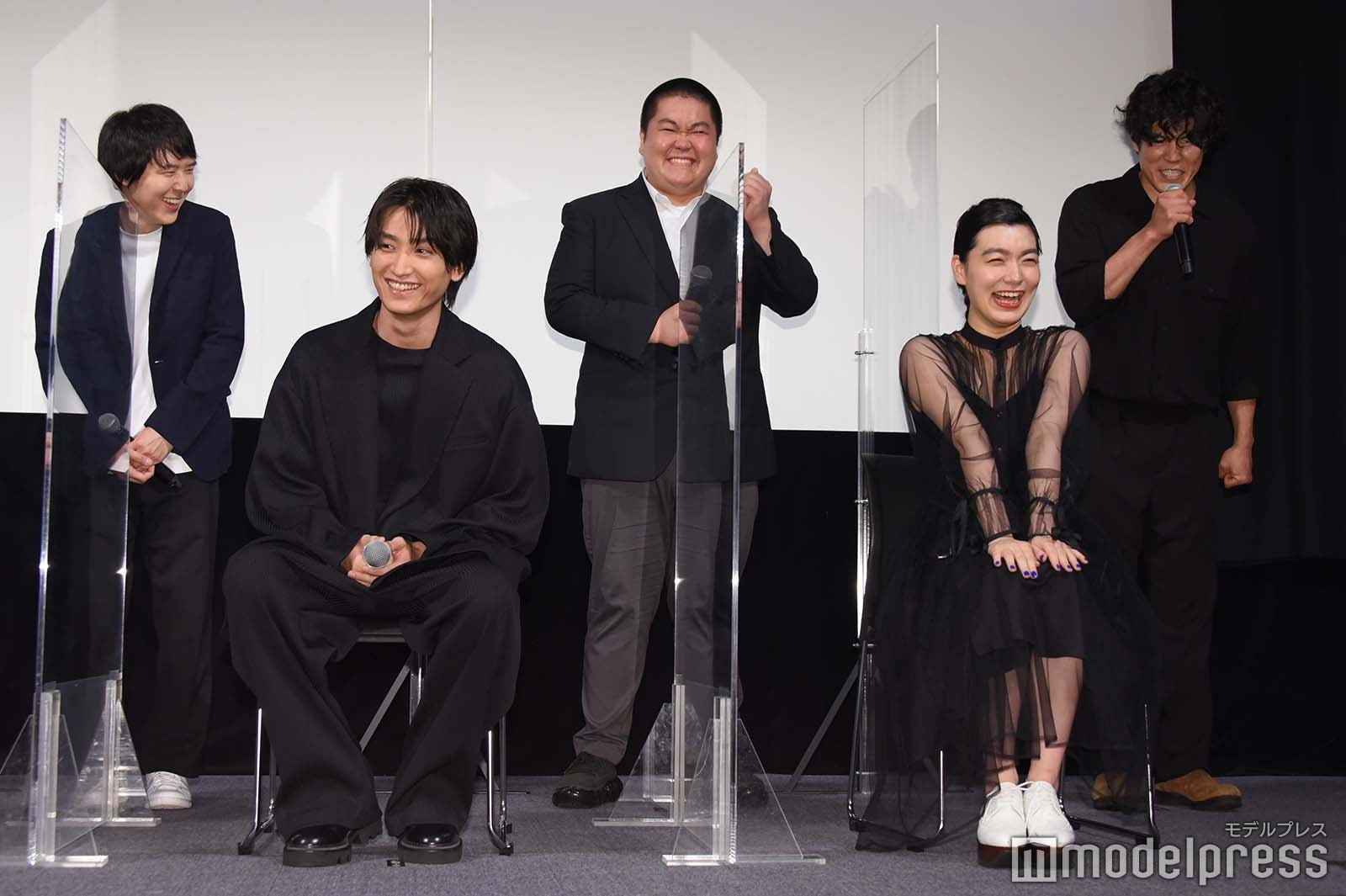 （前列左から）金子大地、祷キララ（後列左から）篠田諒、池田永吉、板橋駿谷 （C）モデルプレス