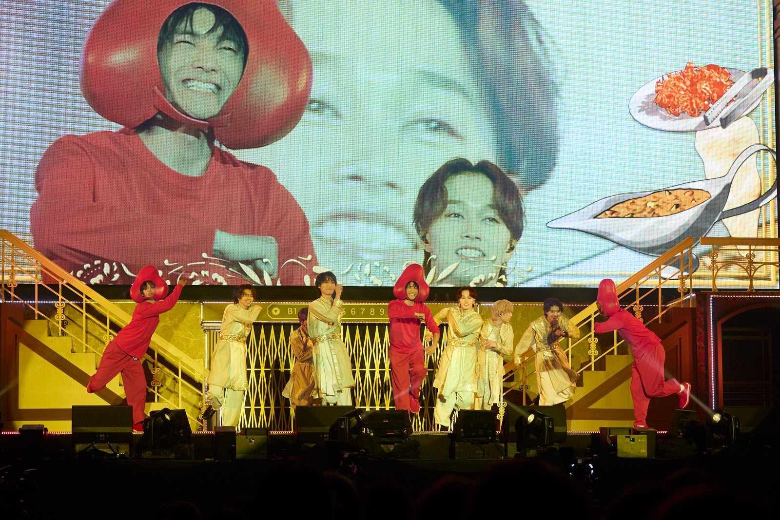 （左から）HAYATO、SEIYA、TETTA、飯島颯、武藤潤、吉田仁人、マサヒロ、杢代和人、ユーキ「Curry on love」／Day3（撮影：ウチダアキヤ／草間智博）