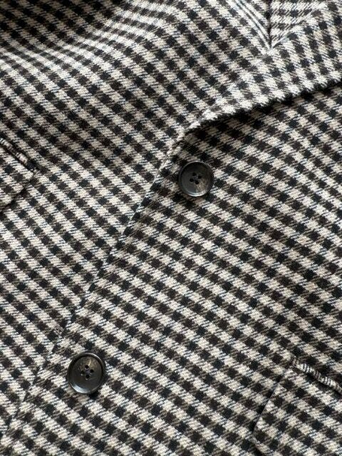 GUコージーメルトンチェックハーフコートのボタン