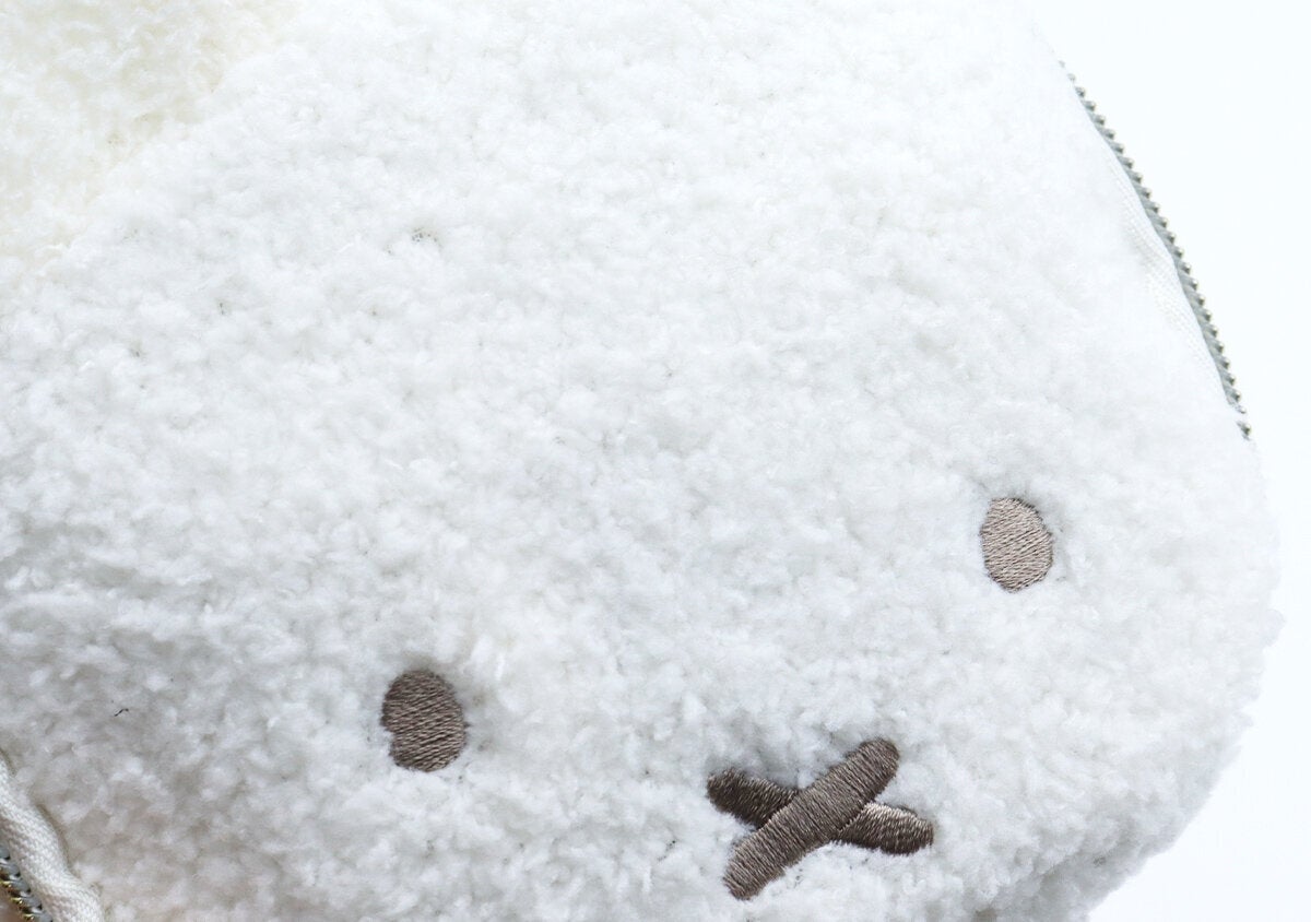 これは付録買いしちゃうわ♡可愛いのに見た目以上の収納力！ミッフィーのふわふわフェイスポーチ