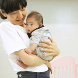意外と知らなかった!抱っこのキホン【助産師監修】
