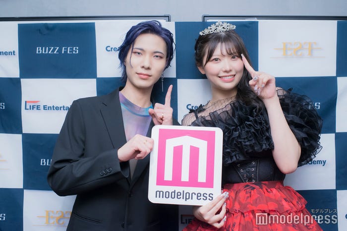 ウルカさん、めぐさん(C)モデルプレス