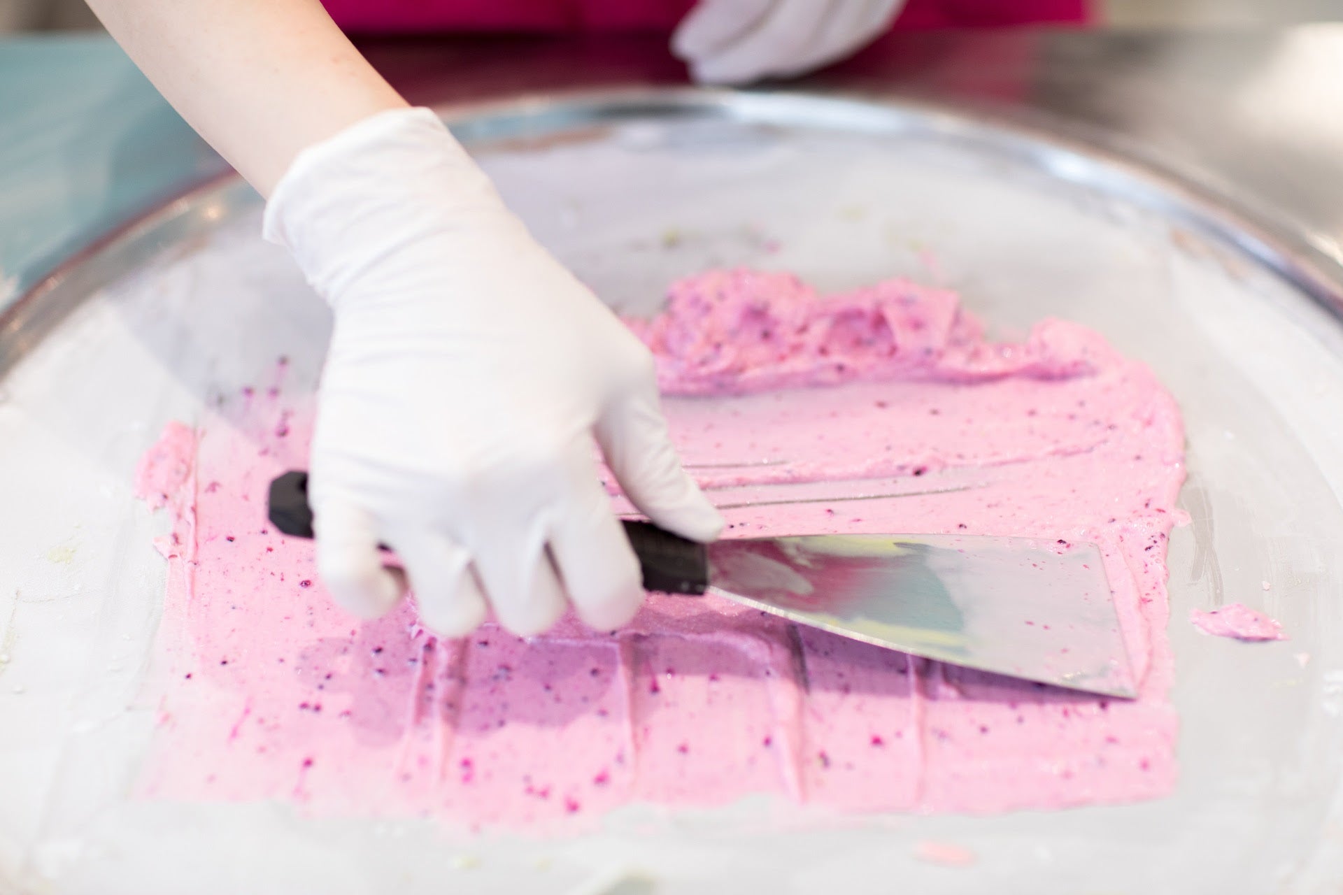 ROLL ICE CREAM FACTORY／画像提供：株式会社Something NEW