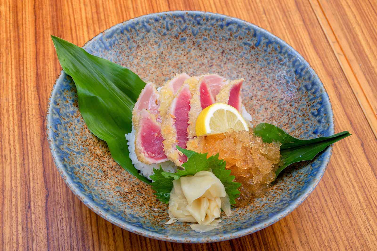 鮪中とろカツ丼／画像提供：株式会社東京ドーム