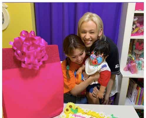 ぺこ24歳バースデー、りゅうちぇるがサプライズ祝福「まさかすぎて…」
