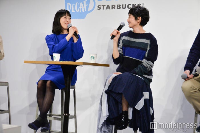 (画像左から)小松ゆり子氏、小島聖(C)モデルプレス