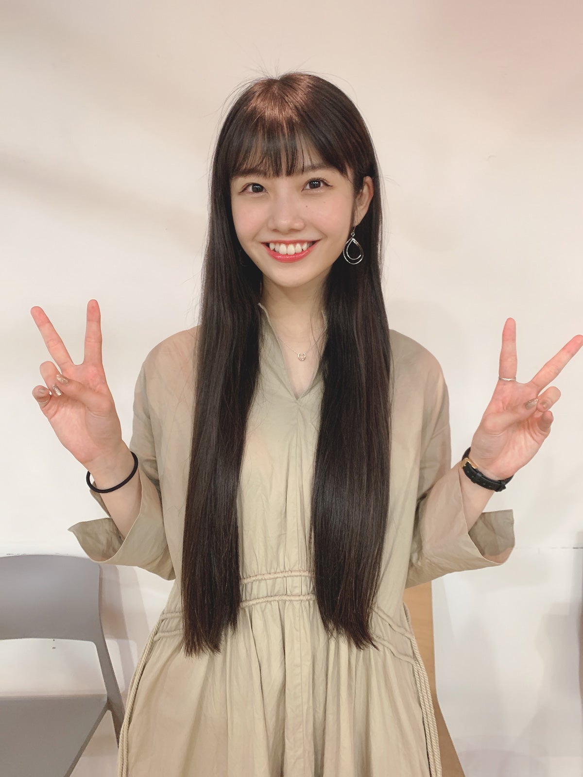 カット直前のMOMOKA（提供写真）