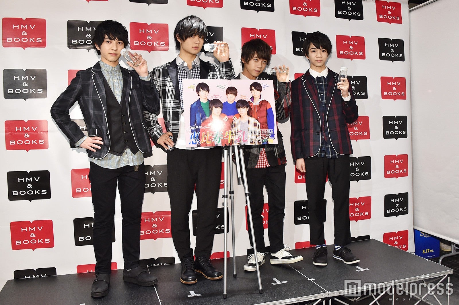 （左から）吉田仁人、佐野勇斗、山﨑悠稀、塩﨑太智（C）モデルプレス