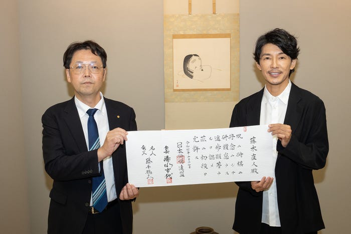 森下卓常務理事、藤木直人(C)AbemaTV, Inc.