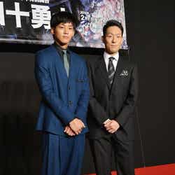 松坂桃李(左)、中村勘九郎(右)