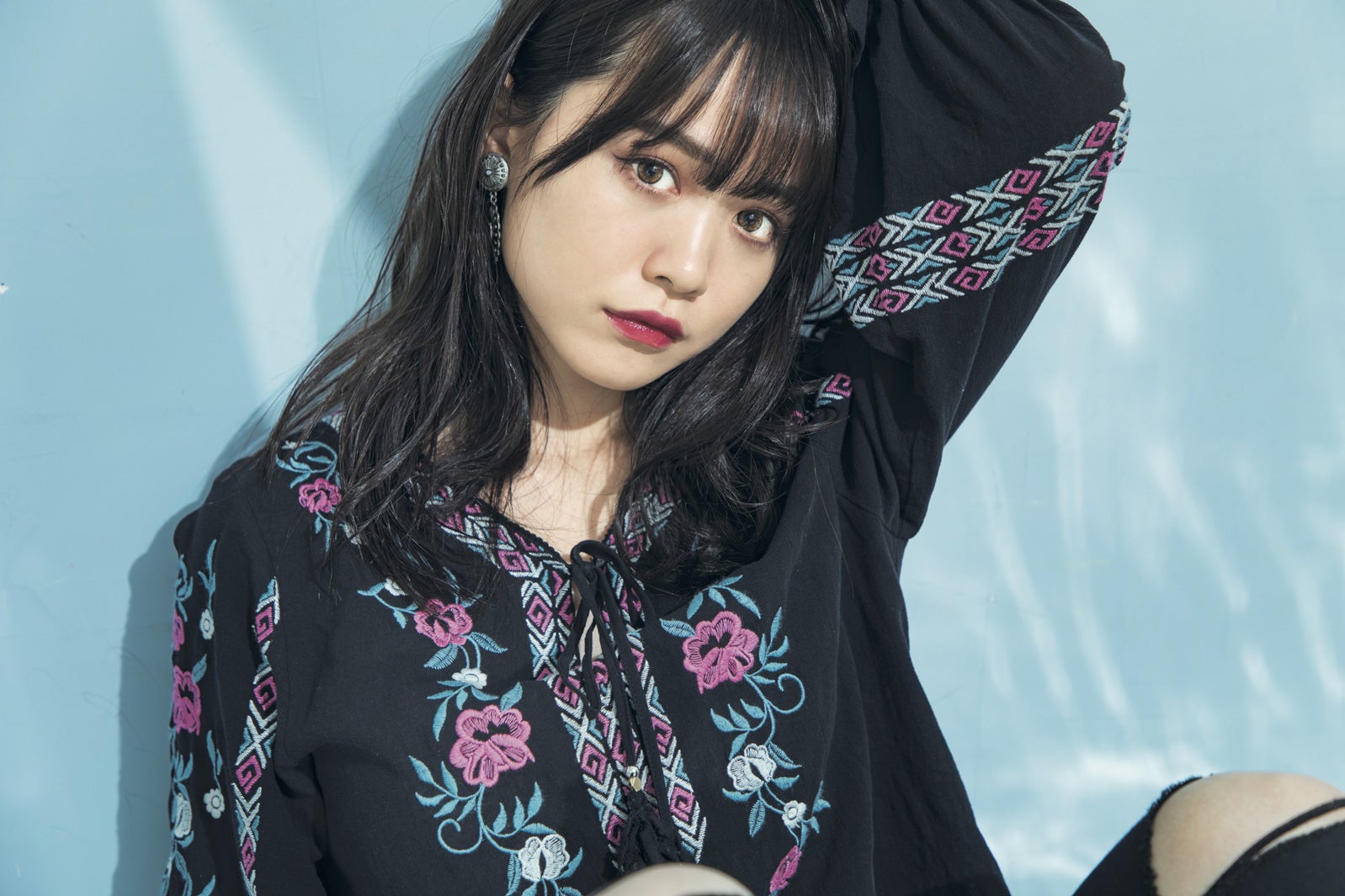 ゆうこす、オトナの色気全開 強めメイクでガラリイメチェン