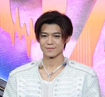 父は有名CMの歌手 24年紅白初出場の30歳がフジ番組で説明 始球式では121キロ計測の元高校球児