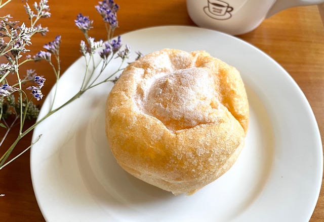 ホボクリム　ほぼほぼクリームのシュー(とろ〜りミルク)