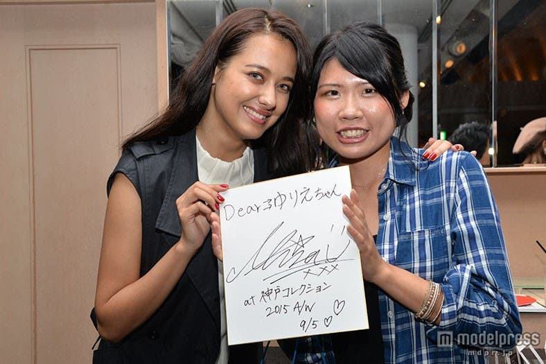 サインをプレゼントされた人も