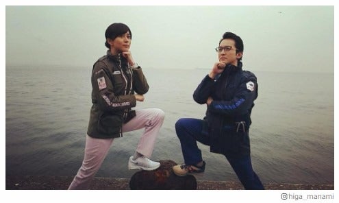 比嘉愛未＆浅利陽介、謎ポーズ2ショットに反響「さすが藤川夫婦」＜コード・ブルー＞