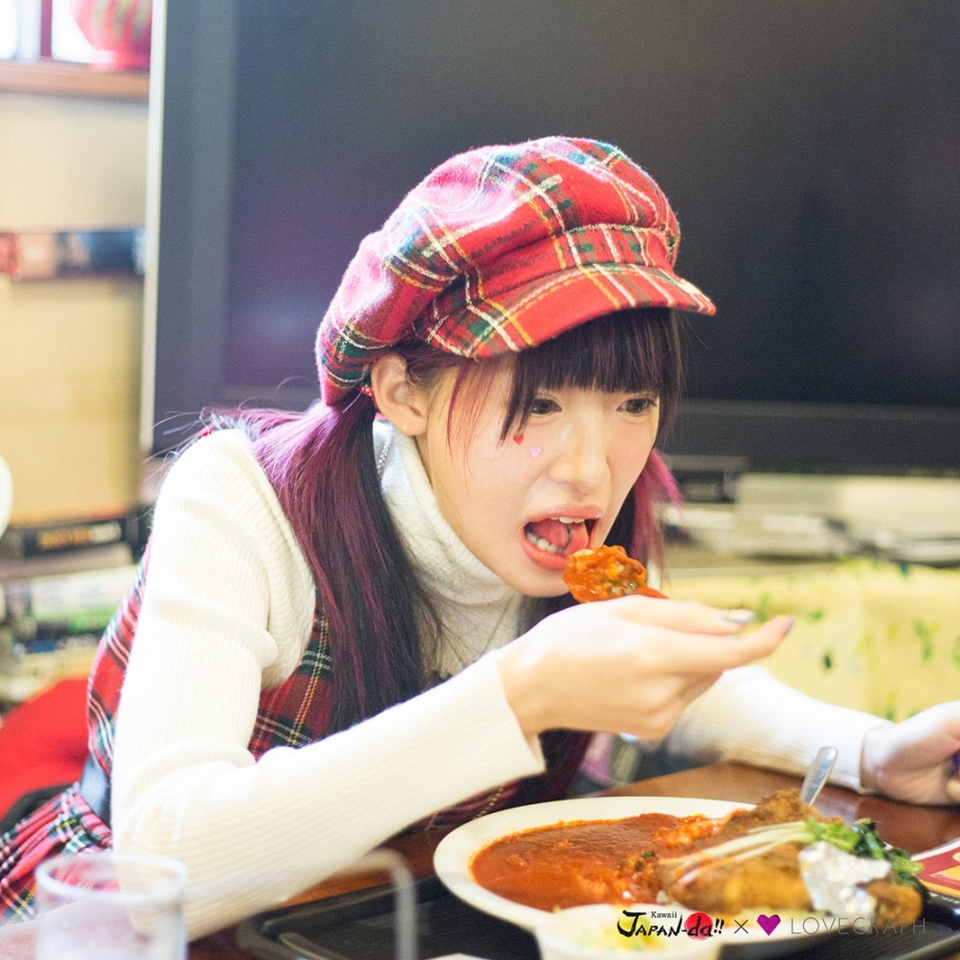 激辛カレーに挑戦（写真提供：MBS）