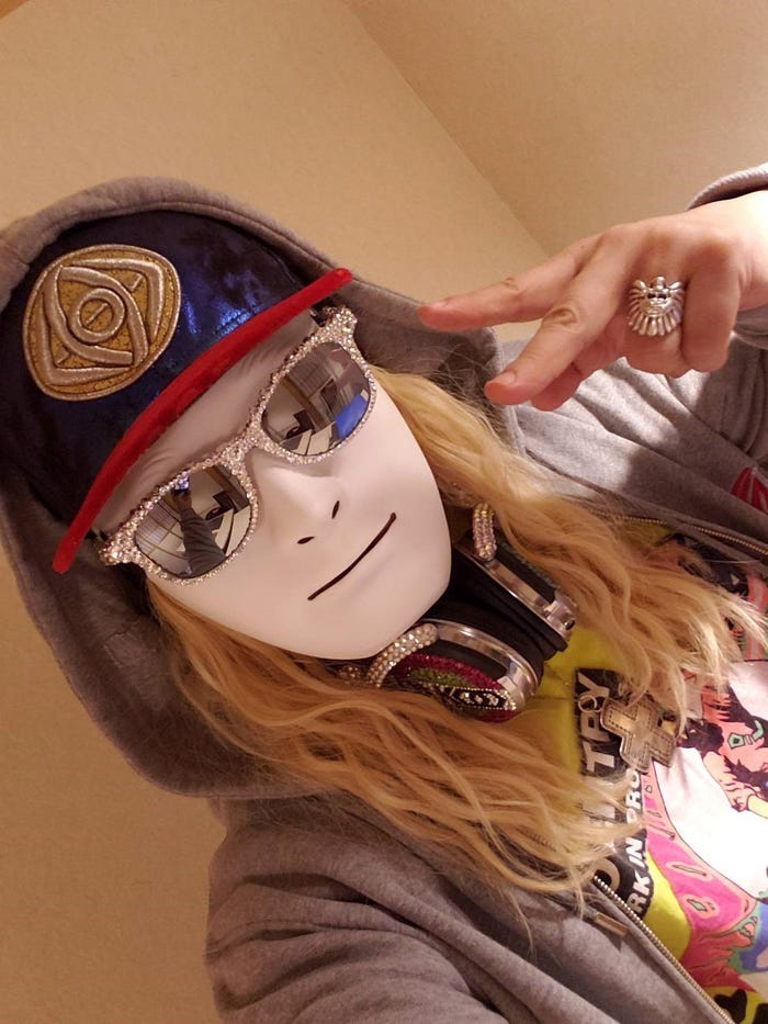 ラファエルに扮したDJ KOO (提供画像)