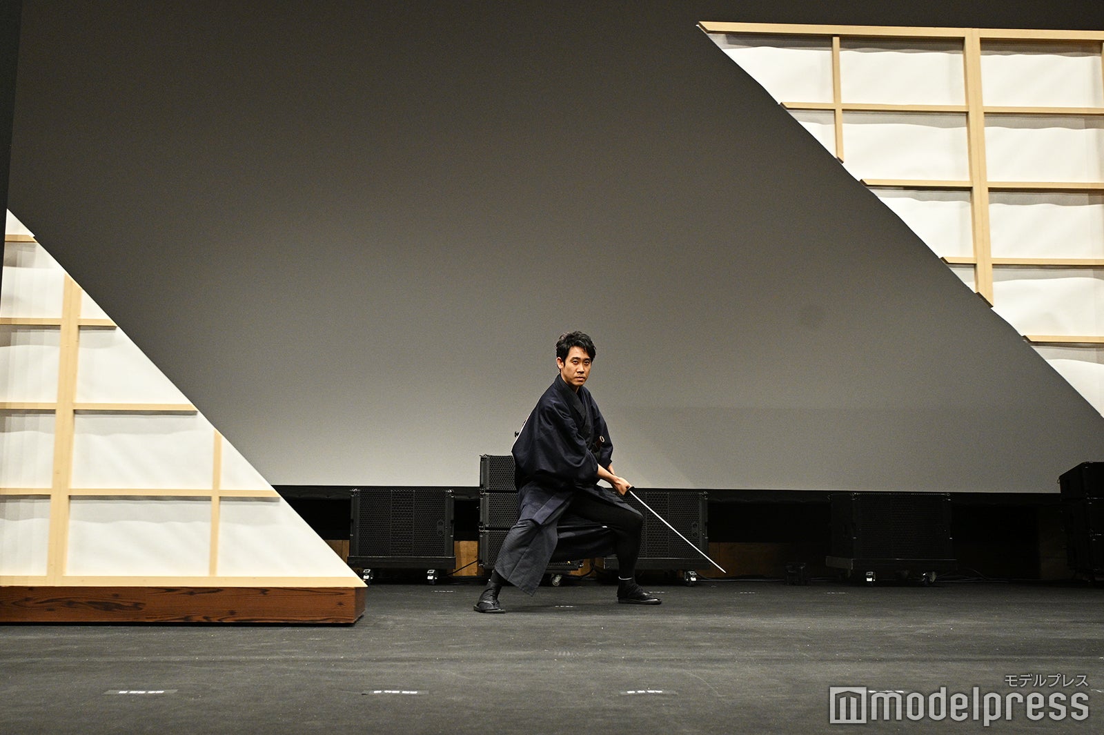 登場時に決まった大泉洋その1（C）モデルプレス