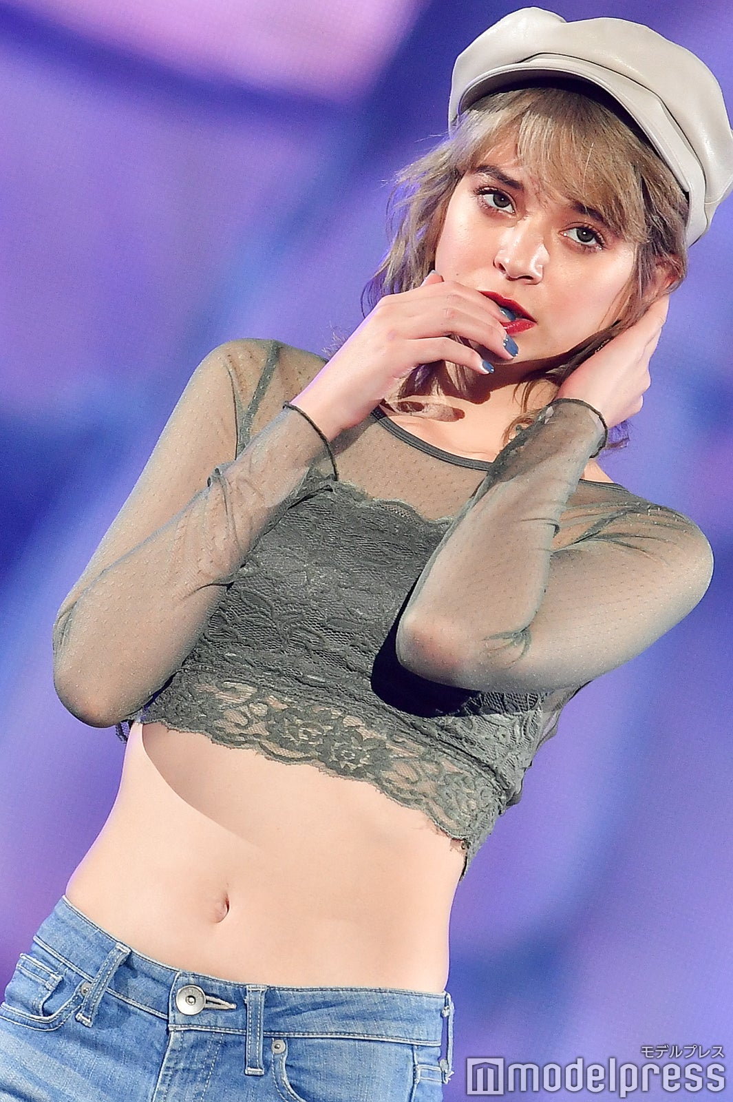 瑛茉ジャスミン、大胆くびれ見せがSEXYすぎ＜神コレ2018A／W＞