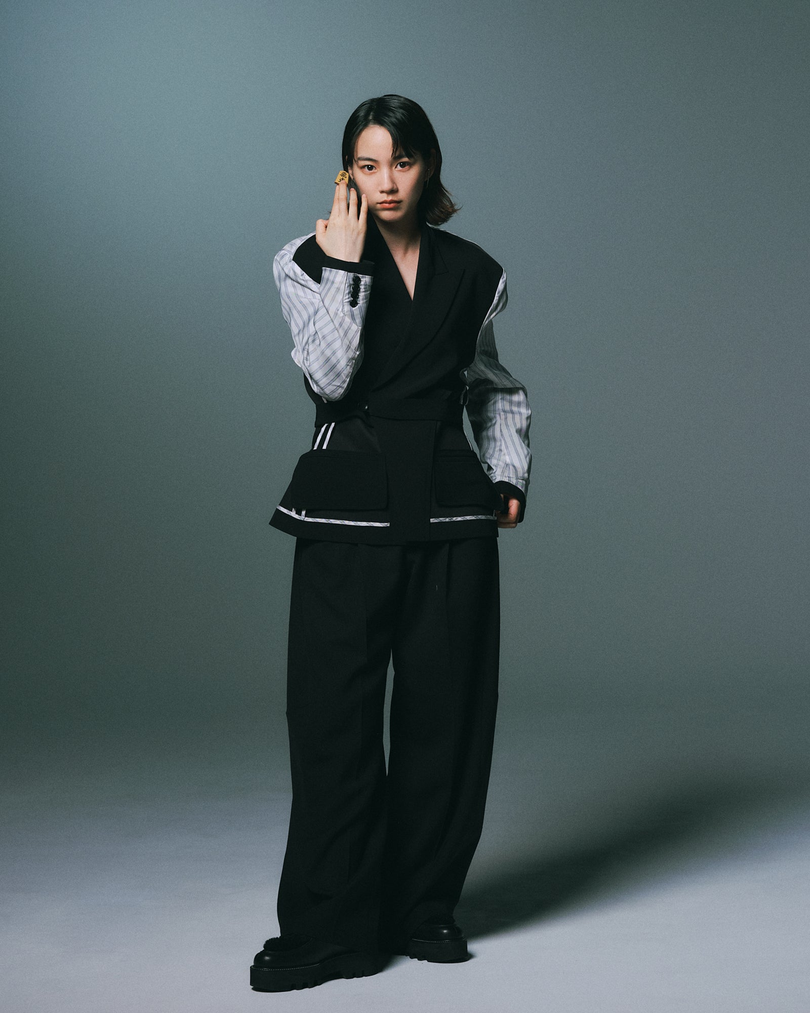 のん／撮影：コウ ユウシエン