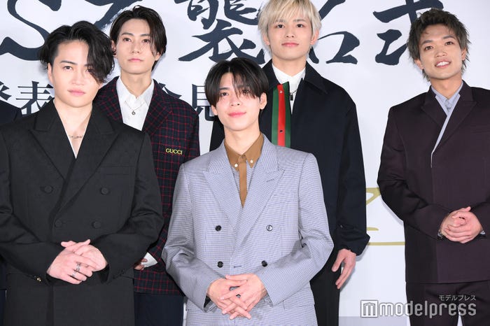 (後列左から)橋本将生、篠塚大輝(前列左から)菊池風磨、松島聡(C)モデルプレス