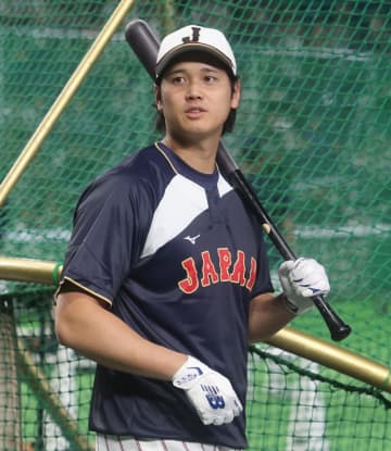 大谷翔平 2日連続のフリー打撃が厳戒態勢に ケージに入ると警備員が「打球の行方にご注意ください」拡声器で大合唱 けたたましいホイッスル音も ビジョン上部にぶち当てる150M衝撃弾にどよめく