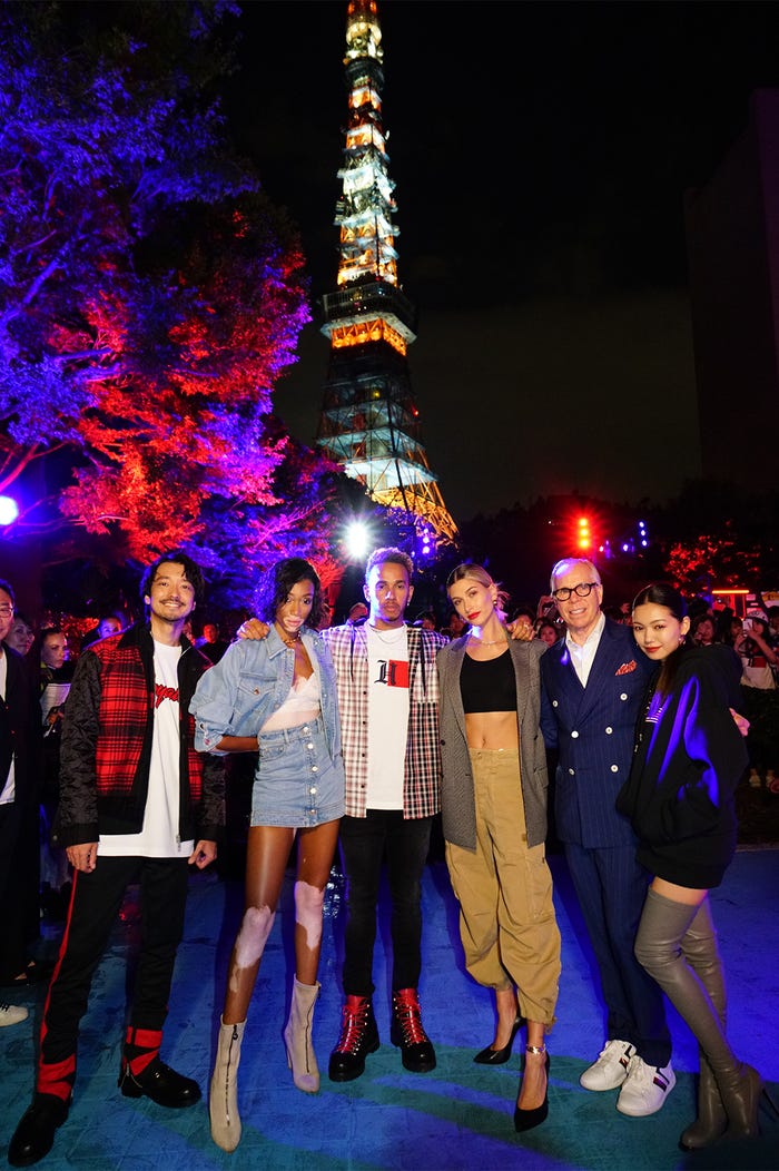 (左から)金子ノブアキ、ウィニー・ハーロウ、ルイス・ハミルトン、ヘイリー・ボールドウィン、トミー・ヒルフィガー、二階堂ふみ (提供写真)