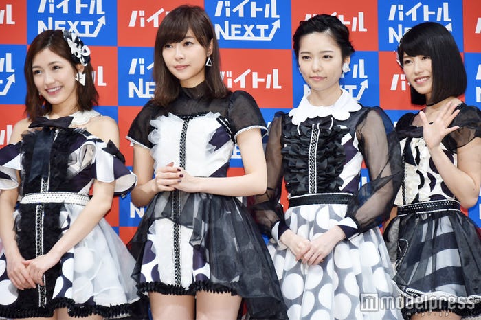 (左から)渡辺麻友、指原莉乃、島崎遥香、横山由依(C)モデルプレス