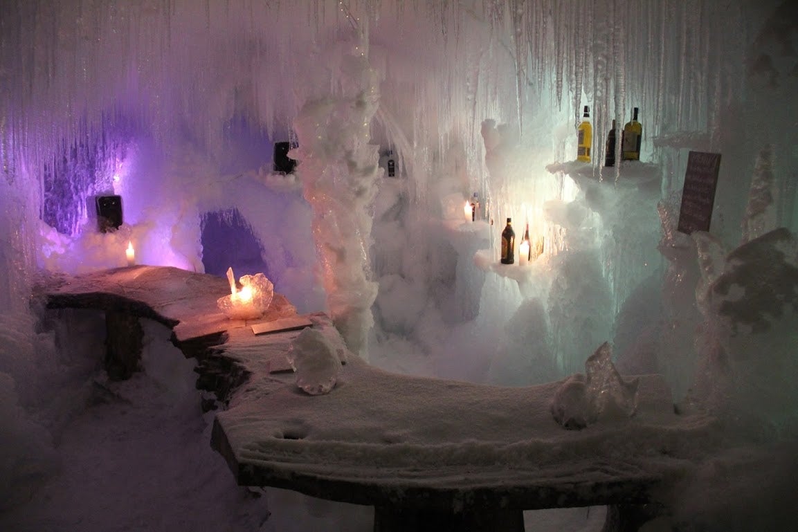 北海道「知床流氷フェス」開幕、星空観賞やアイスバーで真冬を五感で味わう（C）知床斜里町観光協会