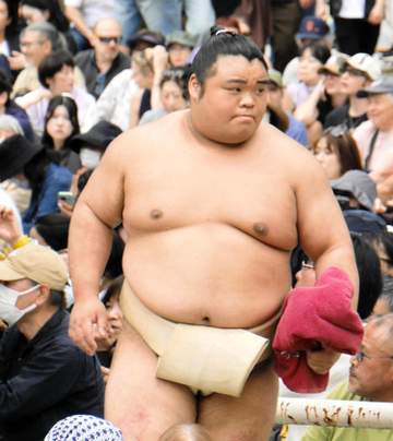 大相撲 藤凌駕が初ちょんまげ姿披露に笑顔「うれしくて何度もさわりました」祝福の強烈コンパチも