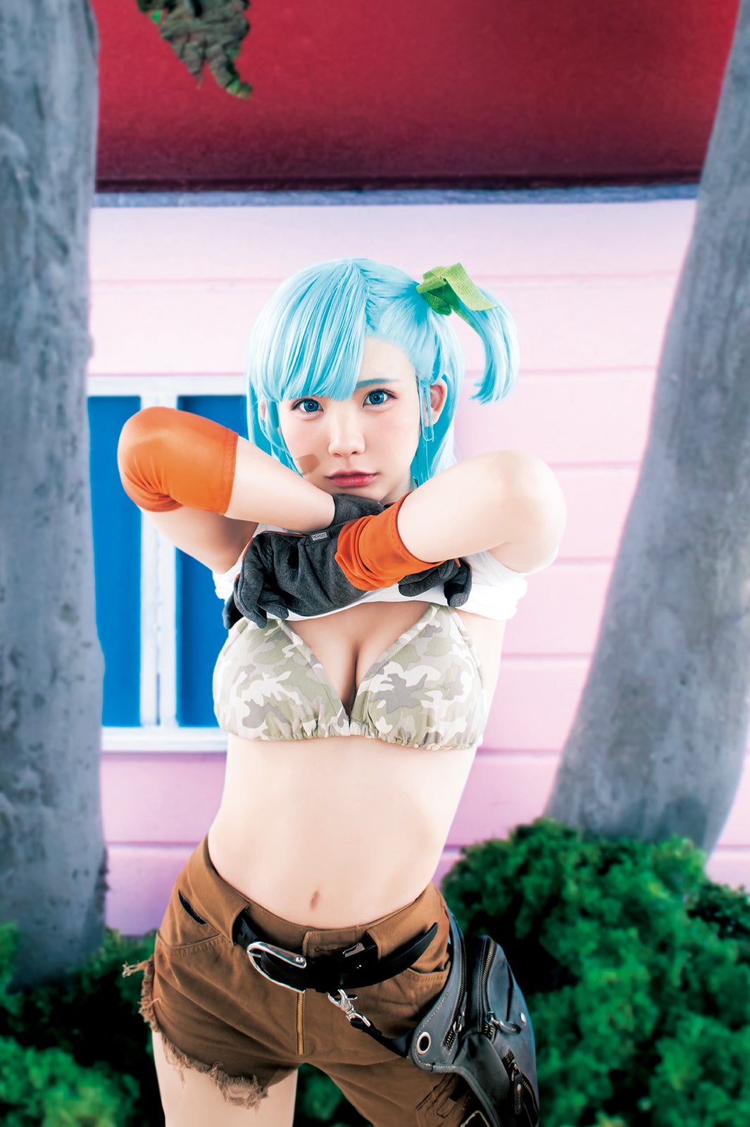 えなこ1stメジャー写真集「えなこcosplayer」（集英社）より（提供写真）