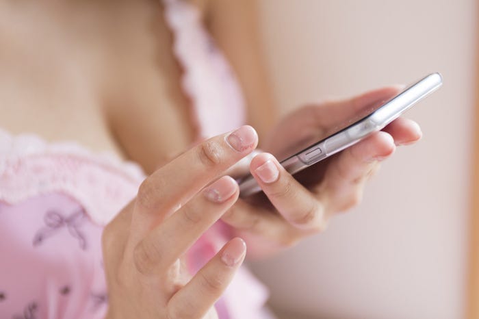 SNSで接点を持つことは意外と重要(Photo by hagamera/Fotolia)