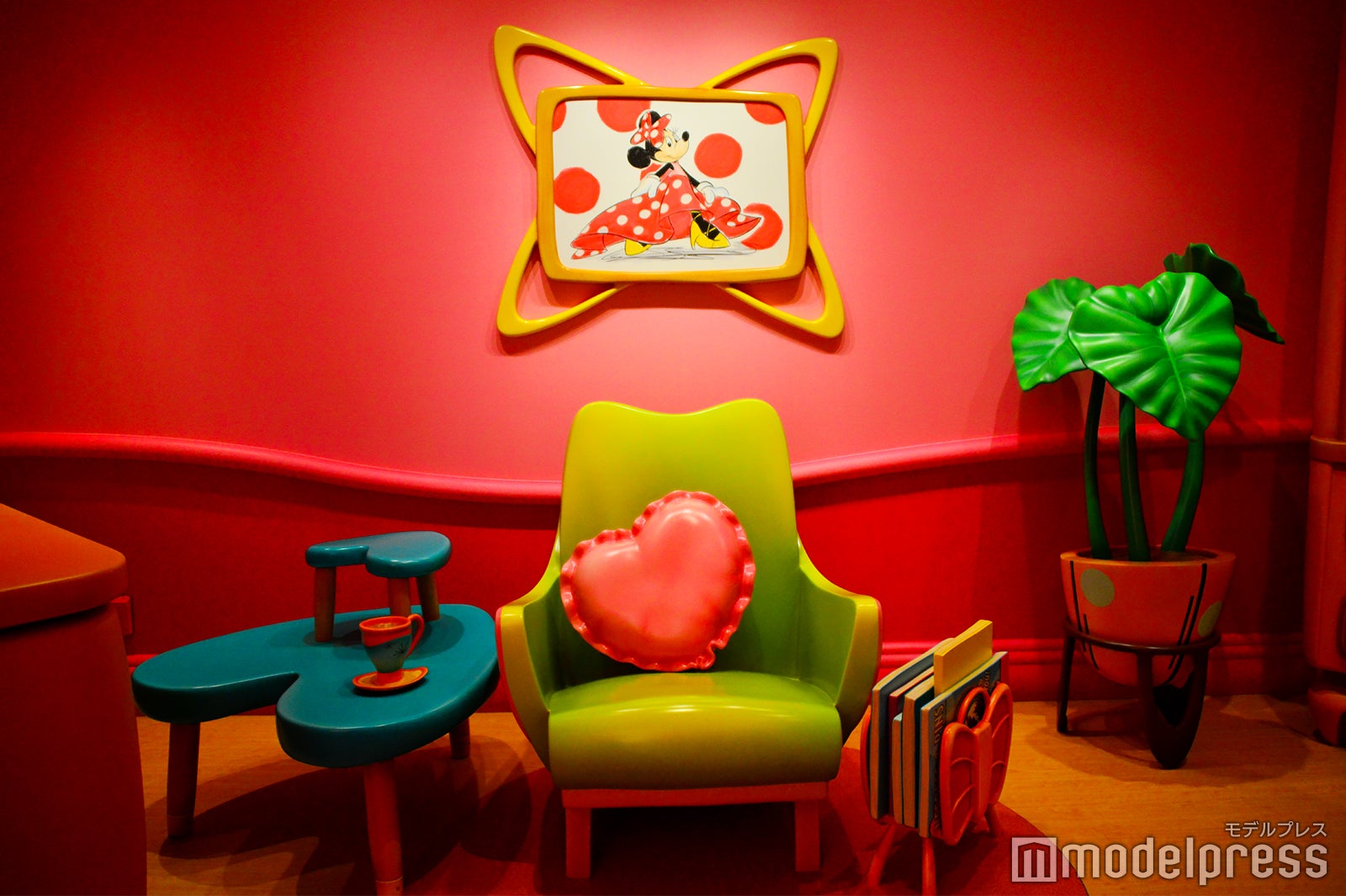 内観／「ミニーのスタイルスタジオ」（C）Disney