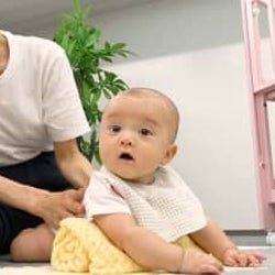 【助産師監修】これで夜グッスリ!?赤ちゃんと楽しく「うつぶせ遊び」