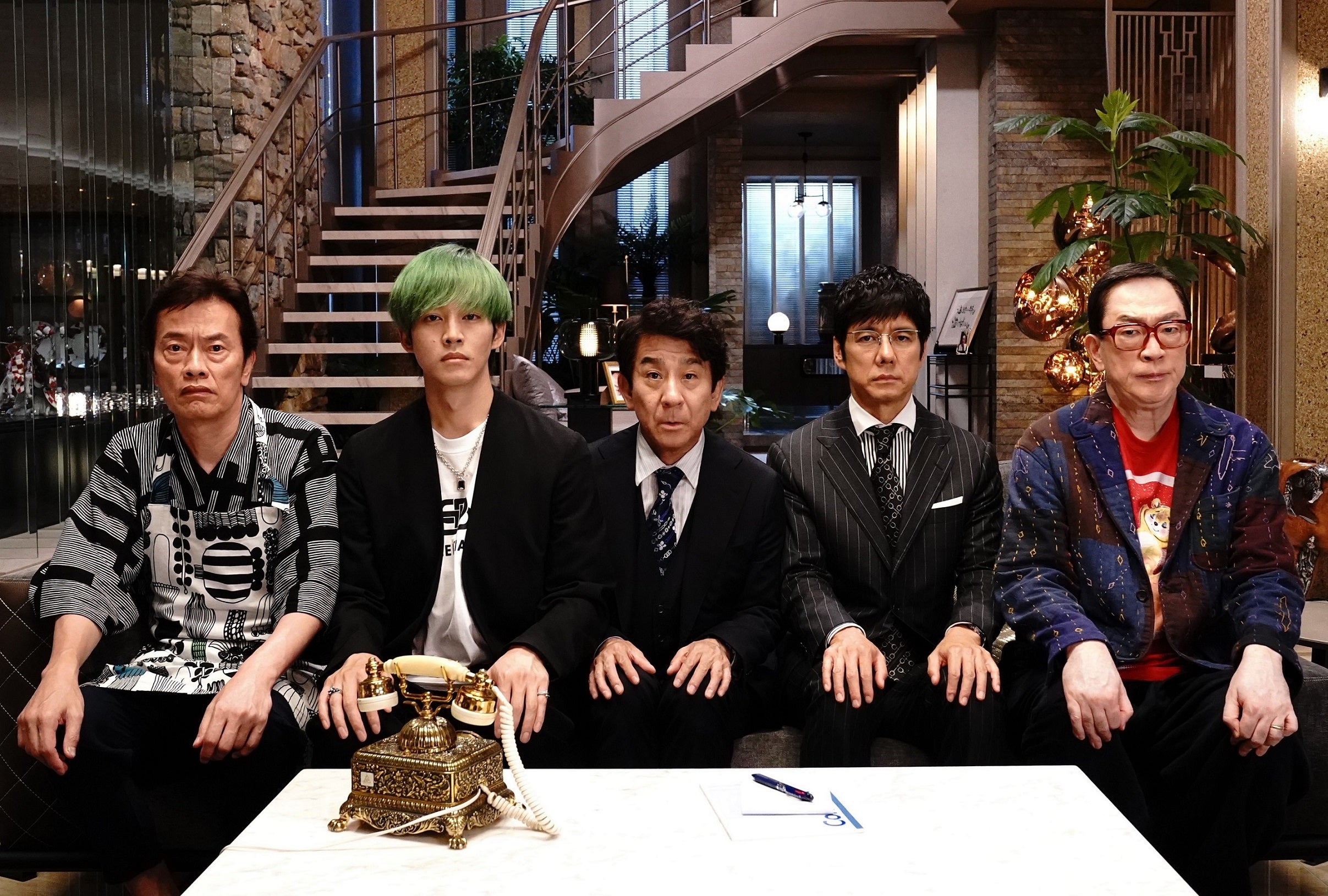 松坂桃李、緑髪ビジュアル公開 “スオミ（長澤まさみ）を愛した5人の男たち”キャスト解禁＜スオミの話をしよう＞