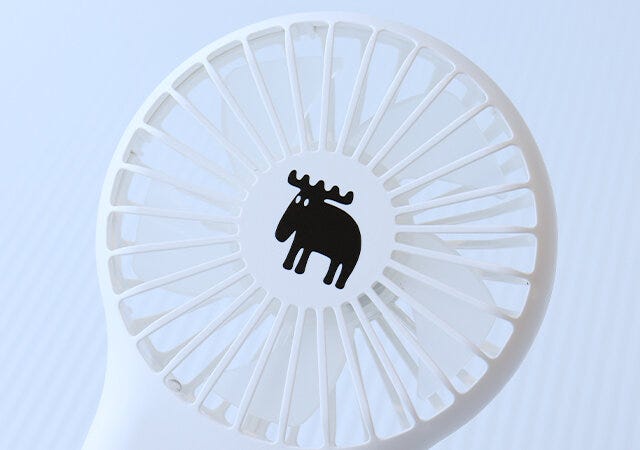 ムック本　ムック　付録　人気　おすすめ　オススメ　宝島社　宝島　レビュー　便利　優秀　当たり　最高　2023　moz　アウトドア　キャンプ　カラビナ付きハンディファン　ハンディファン　扇風機　デザイン　エルク