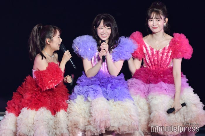 高橋みなみ、峯岸みなみ、小嶋陽菜 (C)モデルプレス