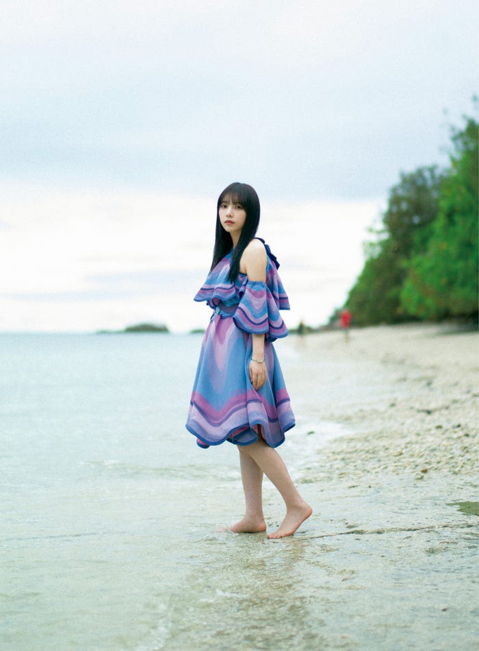 与田祐希3rd写真集「ヨーダ」通常版裏表紙/撮影・細居幸次郎