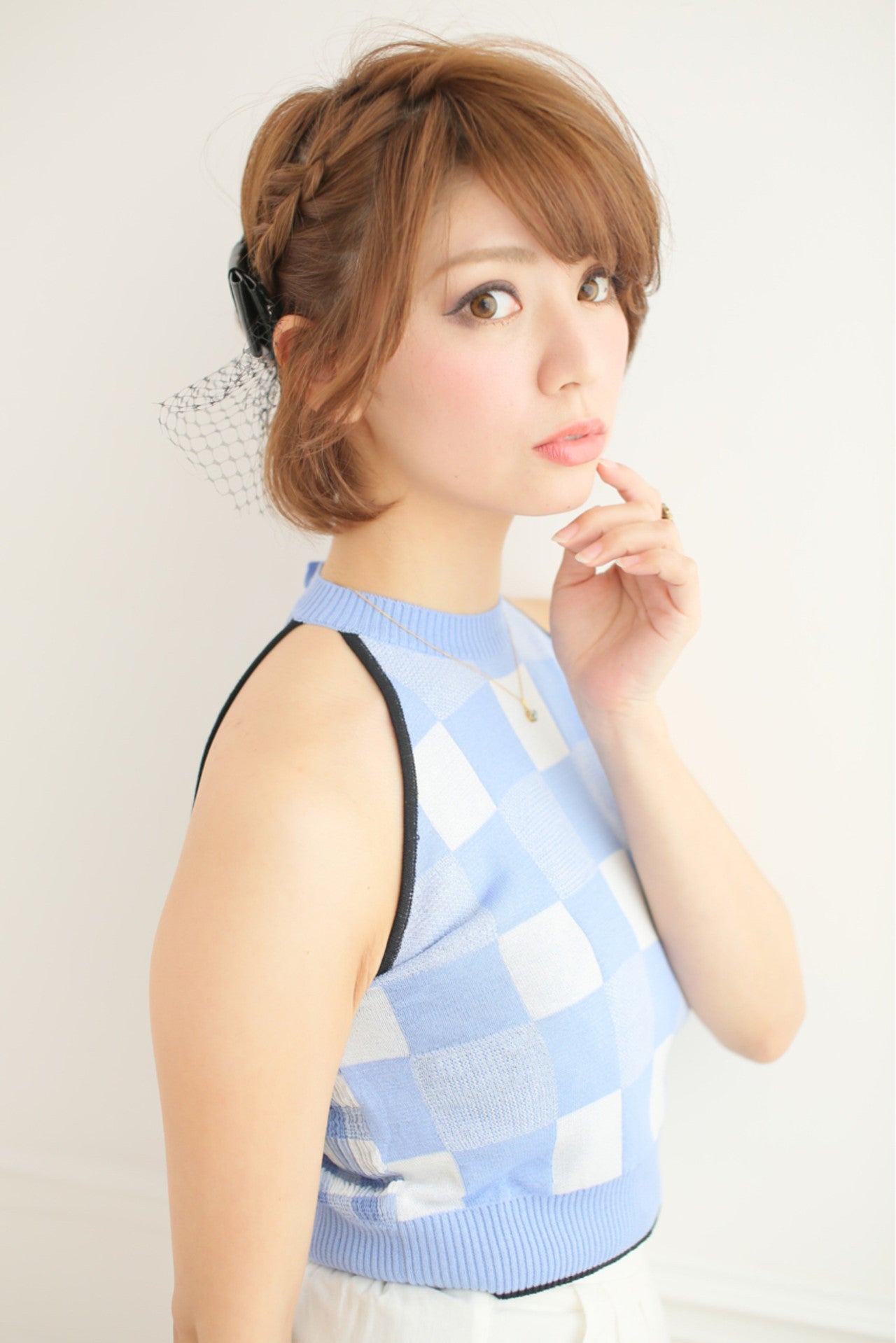 結婚式向け髪型は上品清楚な編み込みアレンジを楽しみたい♡ モデルプレス