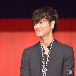 画像16 26 嵐 二宮和也 綾野剛 終始仲良し会見 監督 ニノと綾野ちゃんが兄弟を越えた関係だった と明かす モデルプレス