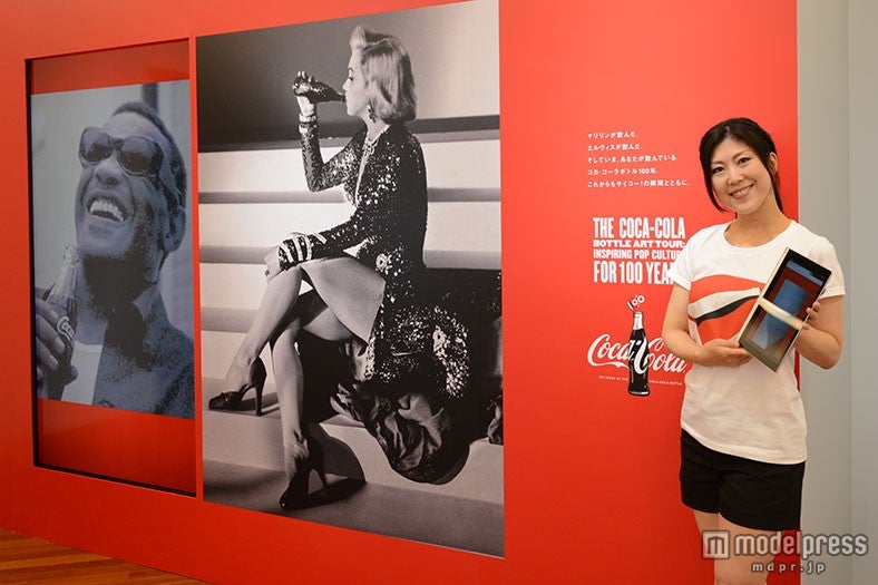 100年の歴史の1ページに参加できるデジタルコンテンツ「Coke&Me」はパッド端末で撮影
