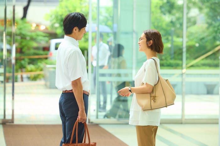 高橋光臣、中村アン「青島くんはいじわる」第6話より(C)テレビ朝日