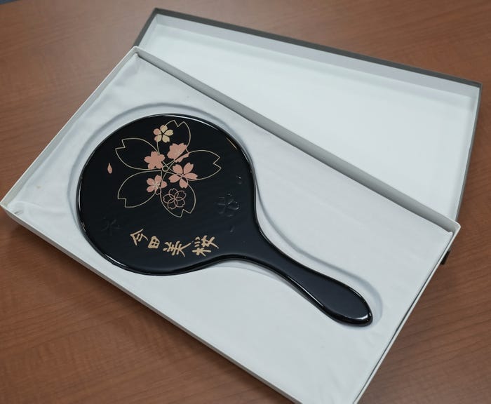 八雲塗の手鏡(C)NHK