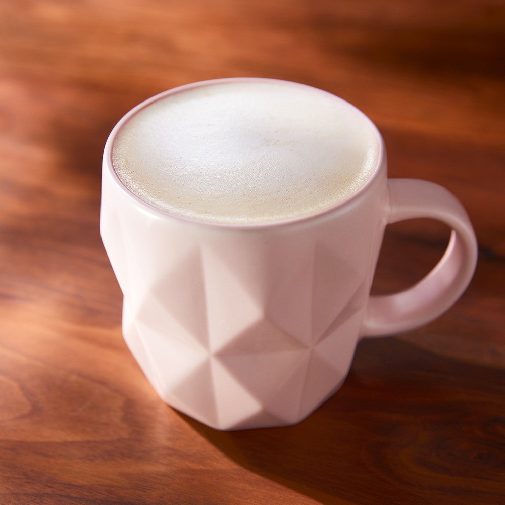 オーツ マジェスティック チャイ ウーロン ティー ラテ¥1,105（店内利用の場合）¥1,085（持ち帰りの場合）／画像提供：スターバックス コーヒー ジャパン