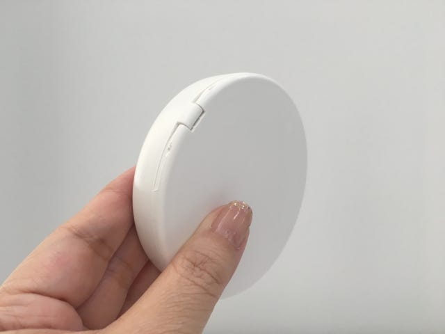 ダイソー　枠が光るLED付コンパクトミラー